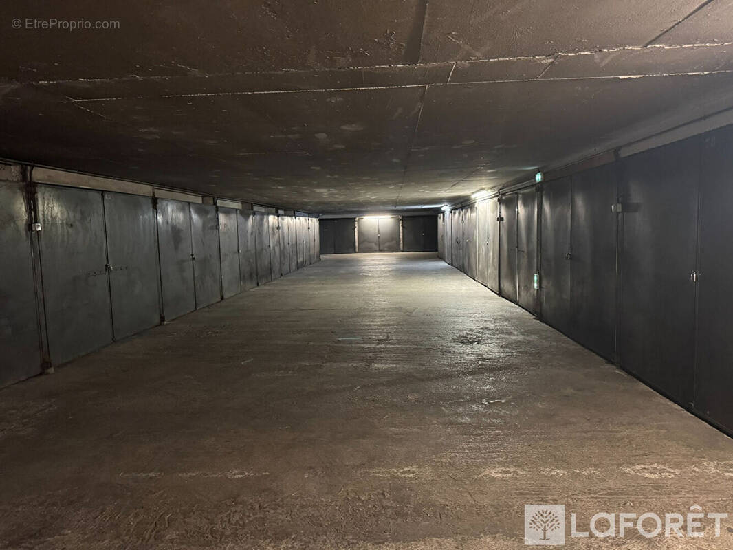 Parking à VINCENNES