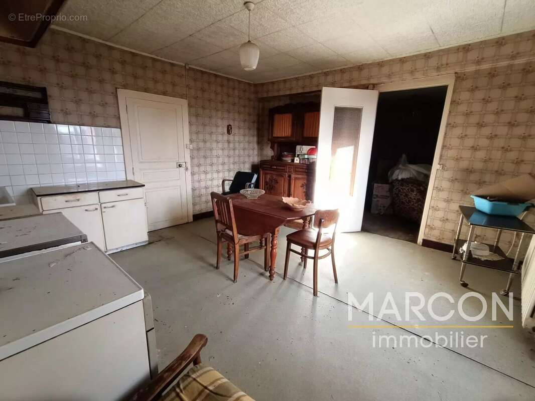 Maison à LAVAVEIX-LES-MINES