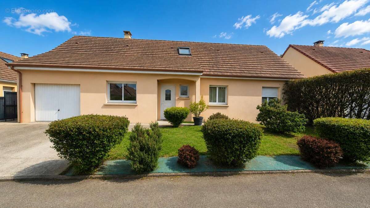 Maison à GUECELARD
