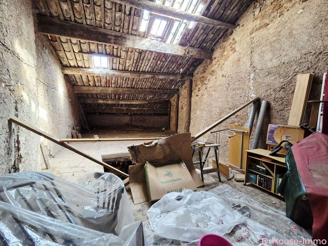 Maison à CRUZY