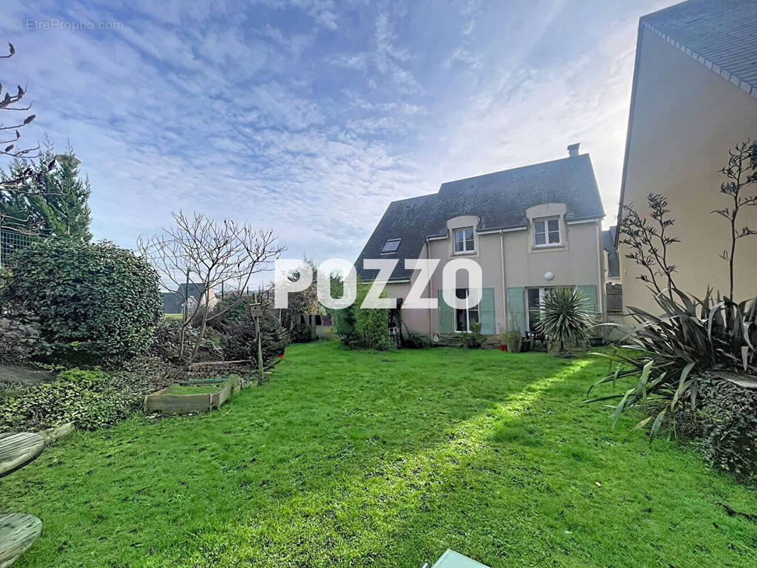Maison à PORT-EN-BESSIN-HUPPAIN