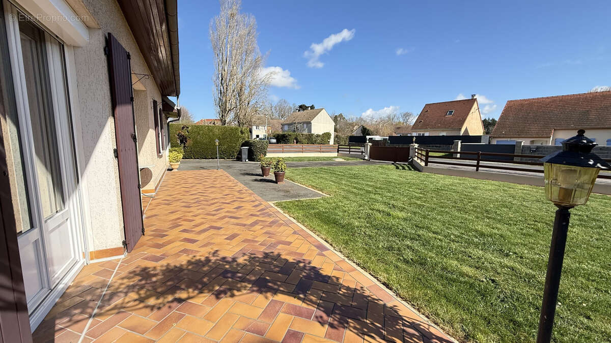 Autre à SAINT-GERAND-LE-PUY