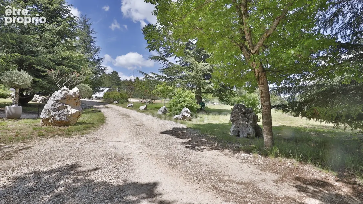 Grande propriété avec Piscine Naturelle - Élégance provençale entre Mont Ventoux et Luberon en EXCLUSIVITÉ - photo 28