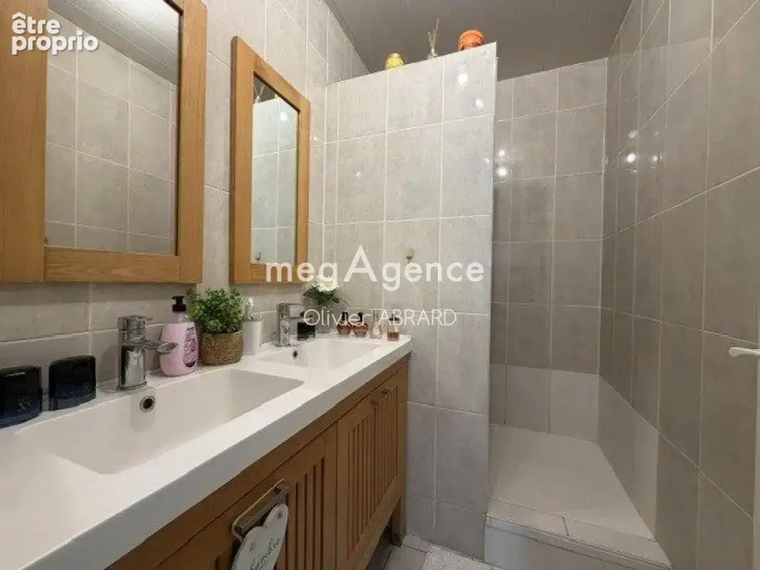 Beau t4 de 77 m2 3 chambres + cave + parking - photo 2