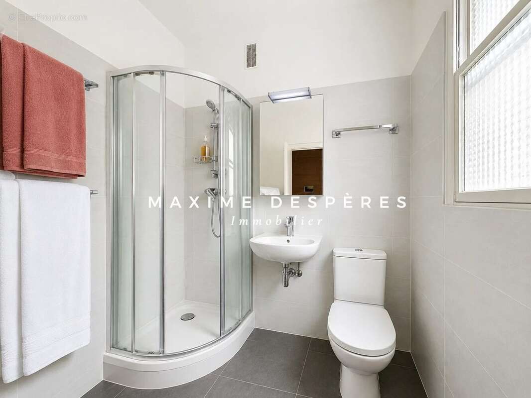 Appartement à NEUILLY-SUR-SEINE