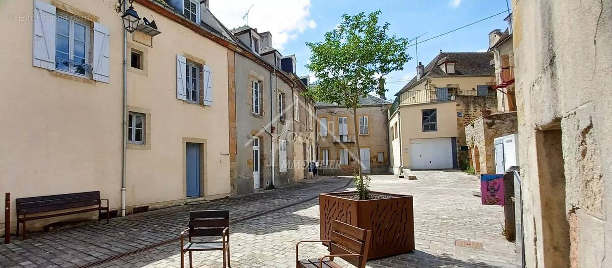 Appartement à BOURBON-L'ARCHAMBAULT