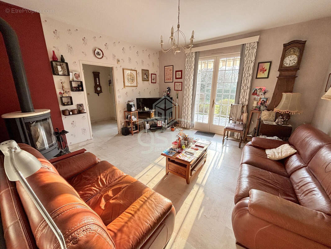 Maison à SAINTE-MAURE-DE-TOURAINE