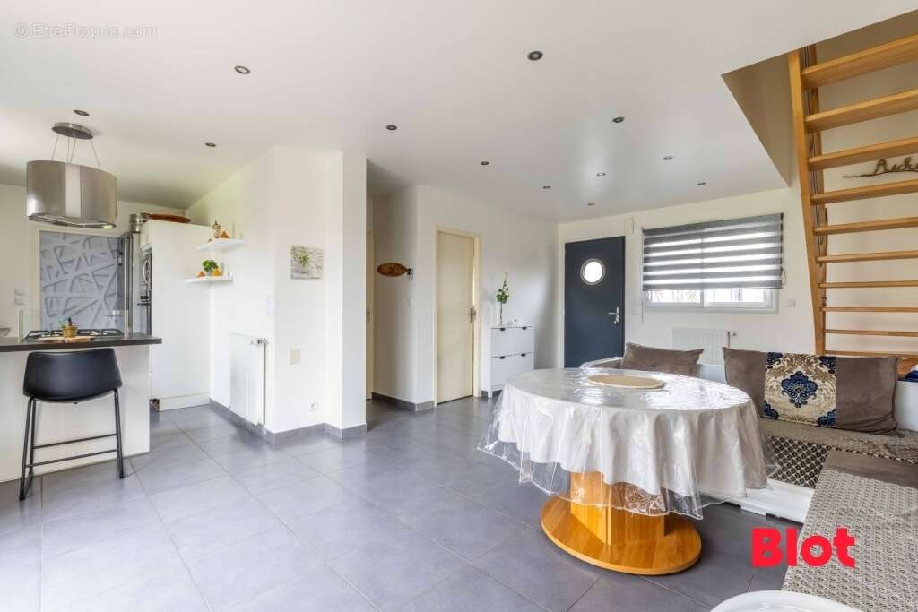 Maison à CORPS-NUDS