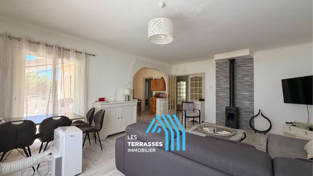 Maison à MONTELIMAR