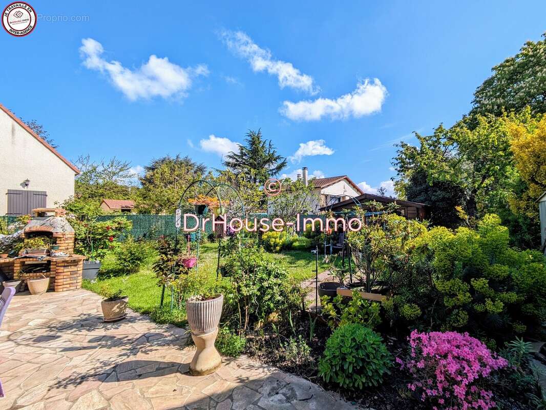 Maison à CHANTELOUP-LES-VIGNES