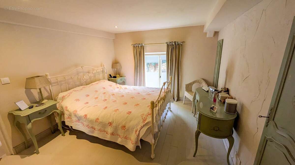 Maison à BEAULIEU-SUR-DORDOGNE