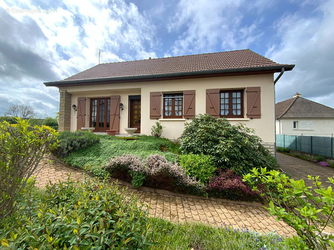 Maison à TOULON-SUR-ARROUX