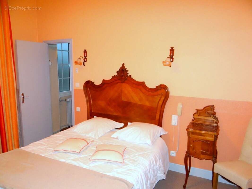 Dpt Allier (03), à vendre ESTIVAREILLES , Murs et Fond ,  Hôtel - Restaurant -Bar ( licence 4 ) 10 minutes de Montluçon - photo 22