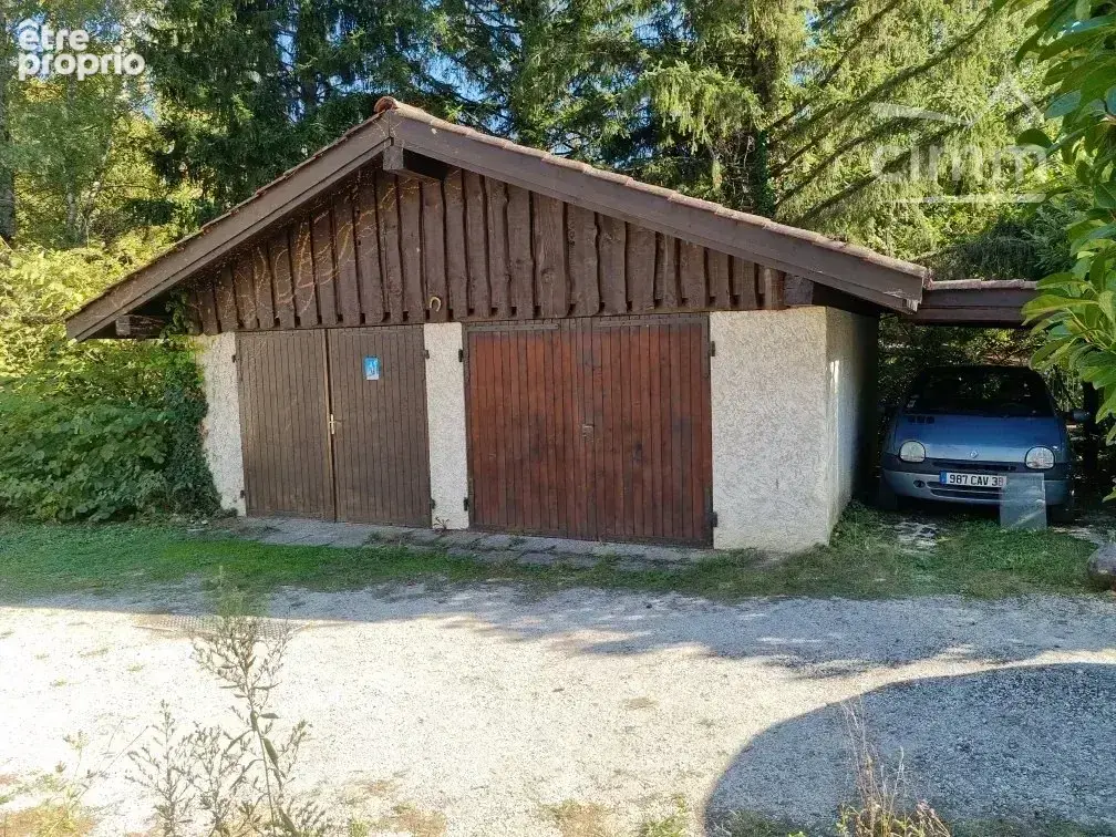 À vendre – Maison de caractère avec piscine, terrain de 2 090 m² et nombreuses dépendances à Saint-Vincent-de-Mercuze - photo 21