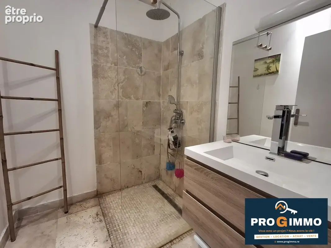 Maison 90 m² à Saint-Pierre  - photo 7