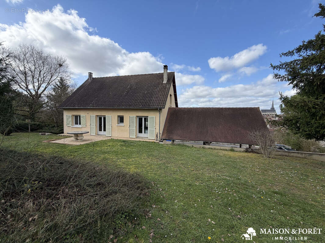 Maison à OUZOUER-SUR-TREZEE