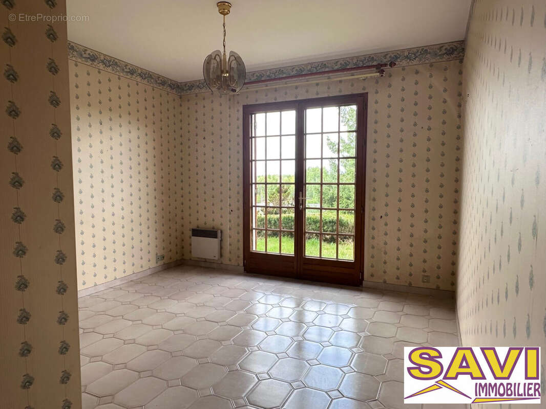 Chambre 2 - Maison à FONTENAY-SUR-LOING