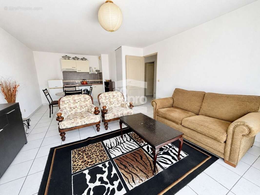 Réf : 2297 - Vente 2 Pièces avec terrasse et parking à Agde secteur les Cayrets ! - photo 2
