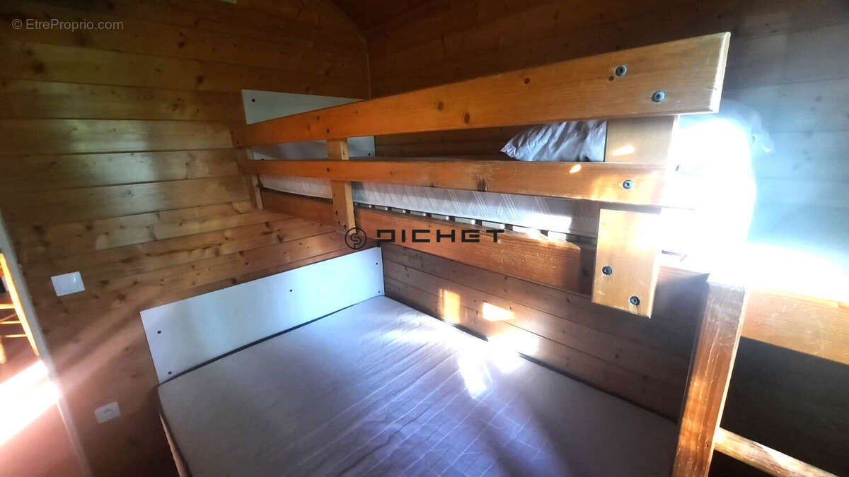 Maison à LISSAC-SUR-COUZE