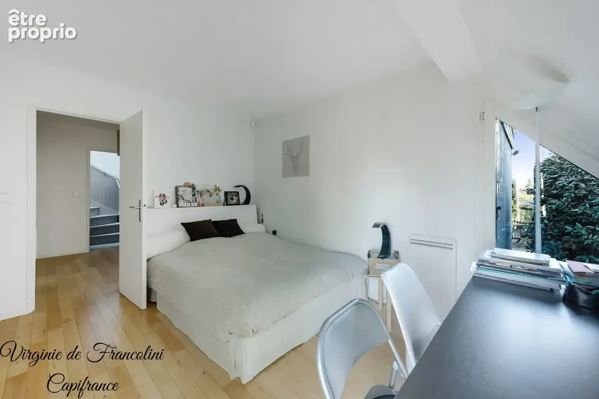Sucy-en-Brie, Maison d'exception, parcelle de 800m², 259m² au sol, 4 chambres, 3 terrasses, jardin, garage, sous-sol - photo 12