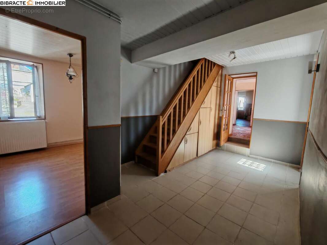 Maison à SEMELAY