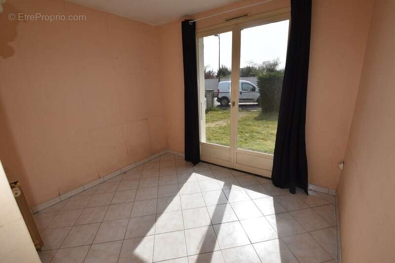Maison à vendre 4 pièces GARNAT SUR ENGIEVRE (03) - photo 6