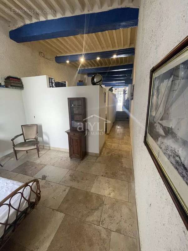 Loft atypique de 58 m2 - Habitation ou local commercial / professionnel - photo 4