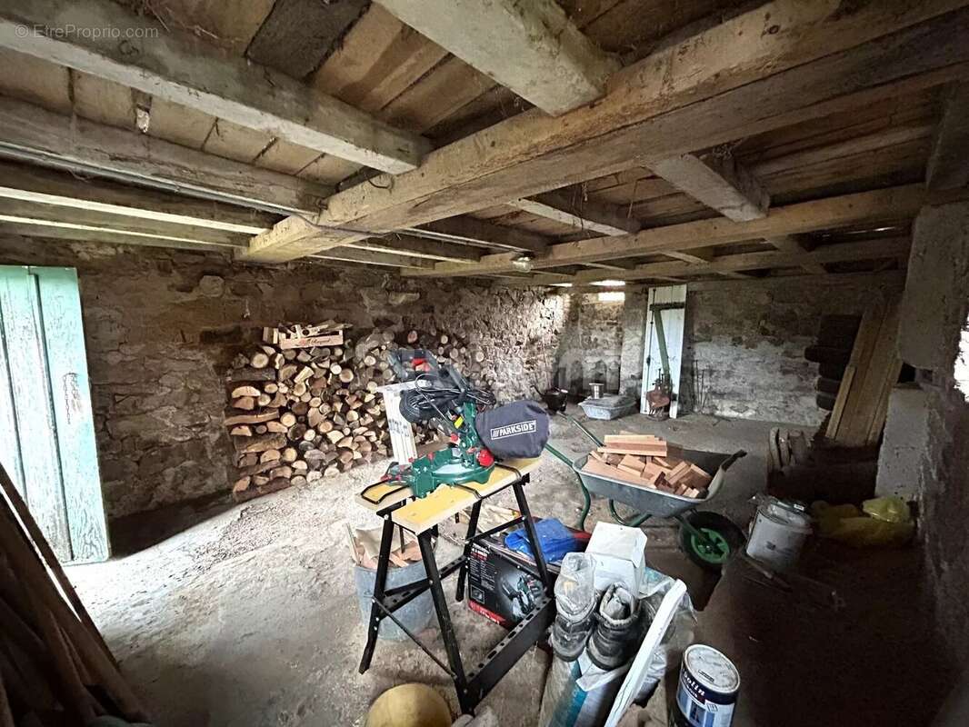 Maison à QUARRE-LES-TOMBES