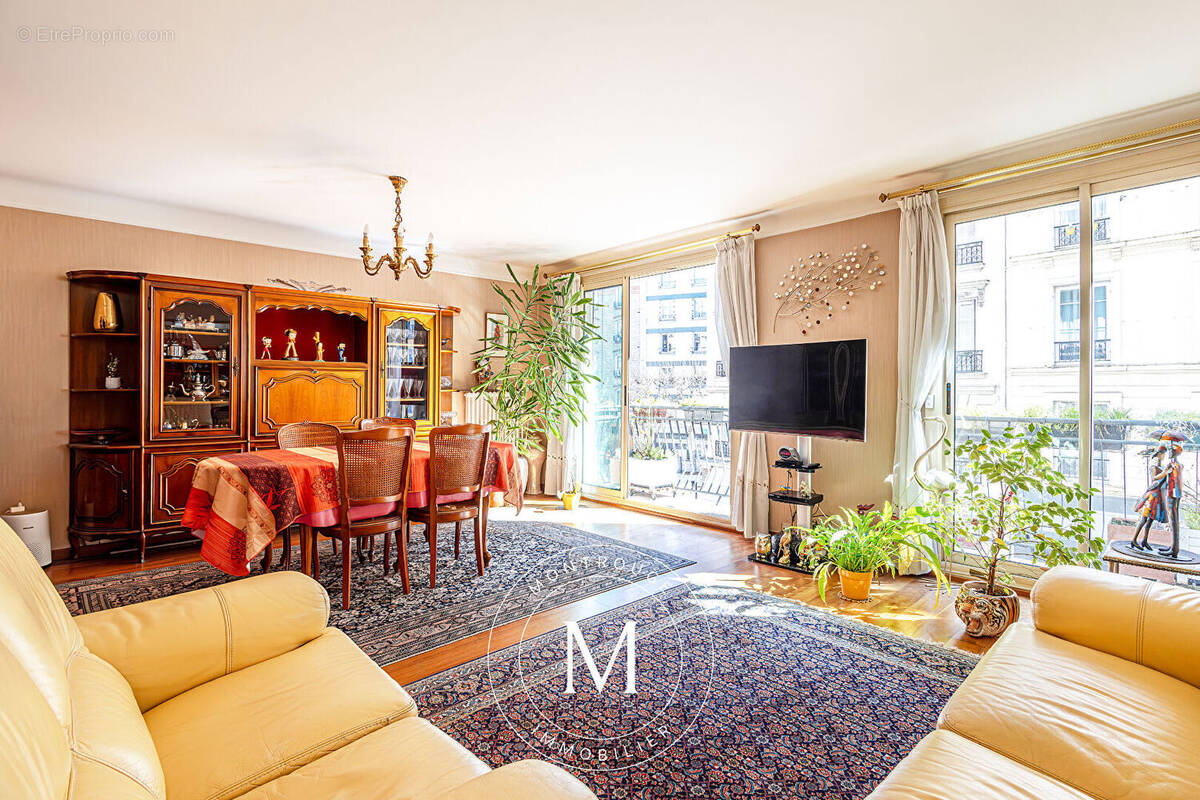 Appartement à MONTROUGE