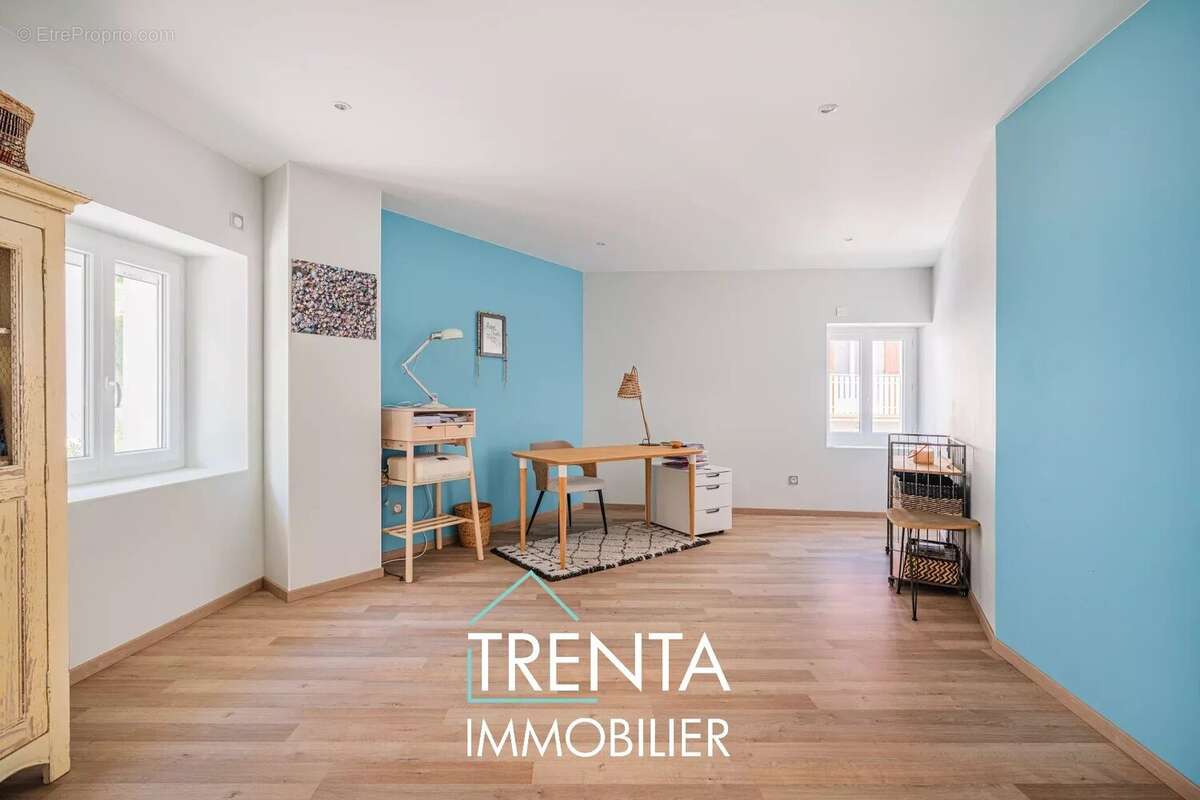 Maison à SAINT-ETIENNE-DE-CROSSEY