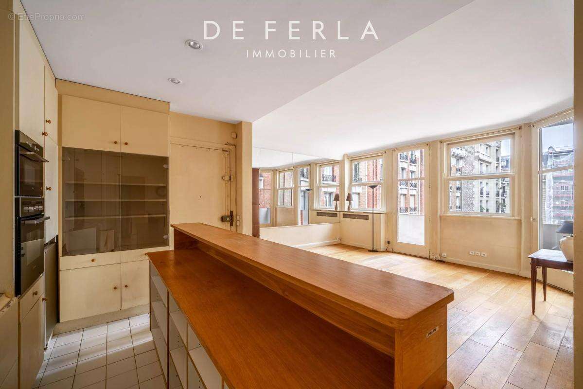 Appartement à PARIS-14E