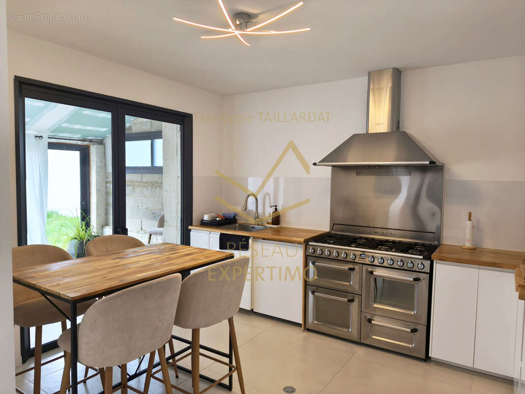 Maison renovee de plain pied quartier recherche proche de la ville - photo 3
