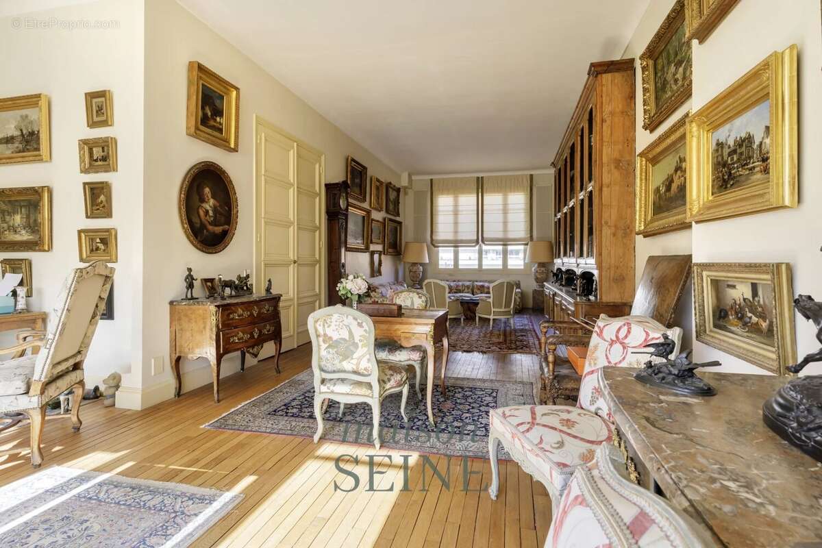 Maison à NEUILLY-SUR-SEINE