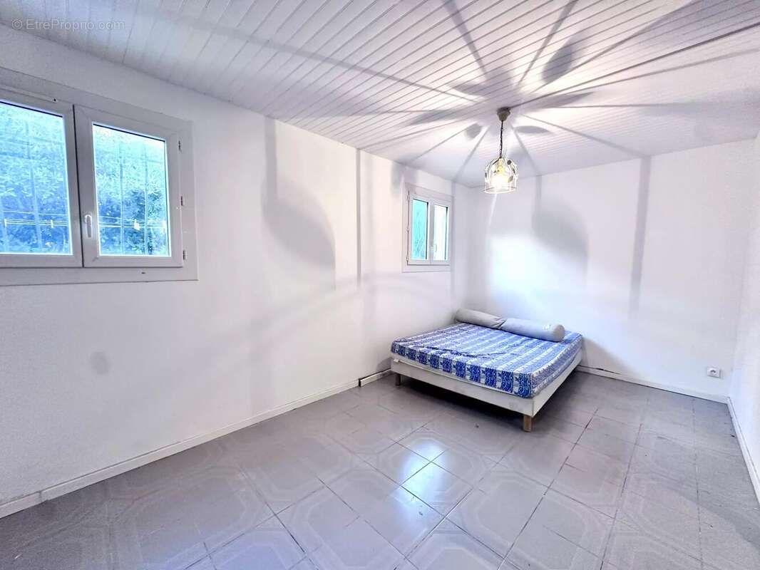 Maison à VILLENEUVE-DE-LA-RAHO