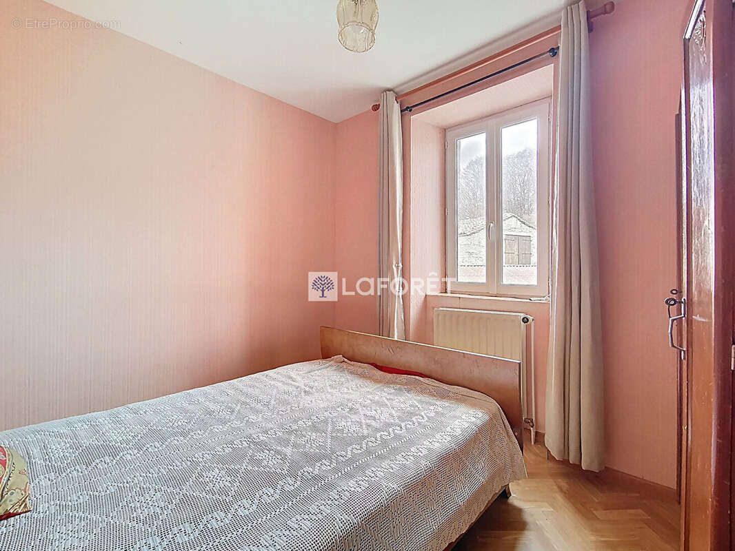 Maison à PAULHAC-EN-MARGERIDE