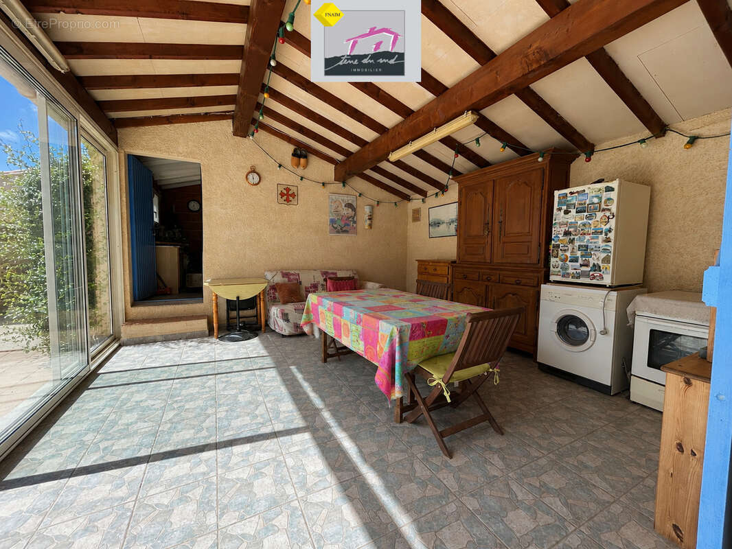 Maison de plain-pied avec Garage, jardin et piscine - photo 10