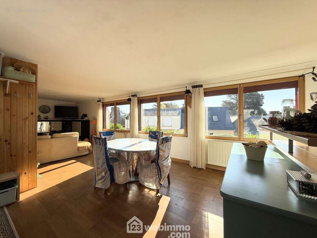 Maison 112 m² à Tredrez-Locquemeau  - photo 4