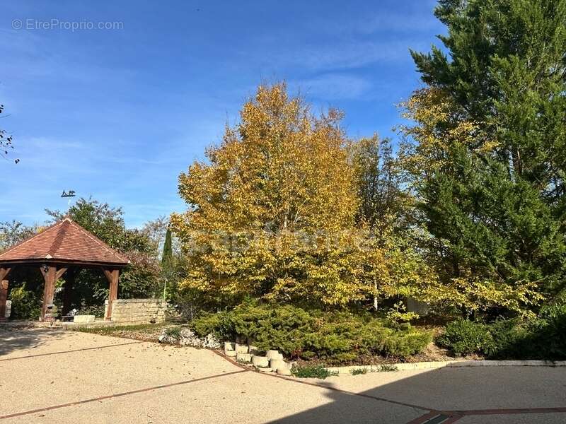 Maison à CHAMPS-SUR-YONNE