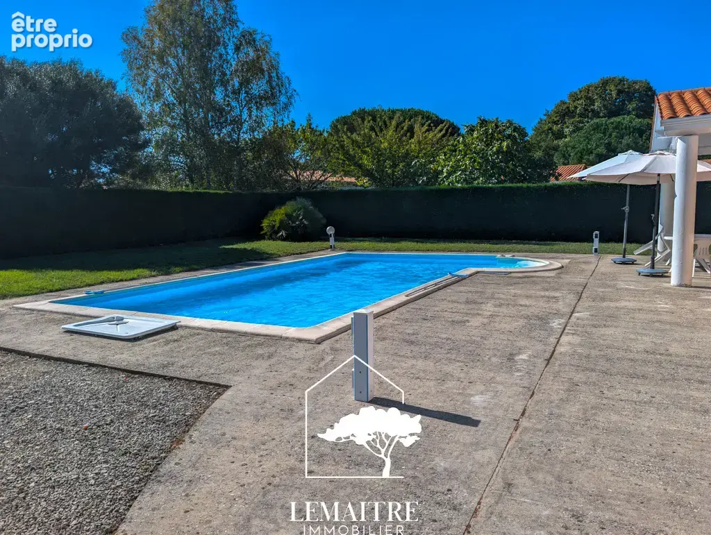 Maison de plain-pied avec piscine   4 chambres   grand terrain de 1 456 m2 - photo 18
