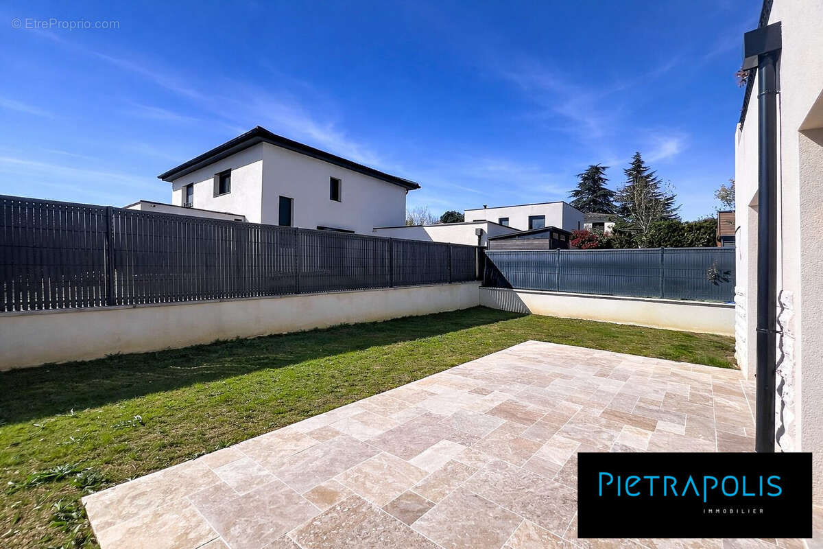 Appartement à FONTAINES-SUR-SAONE