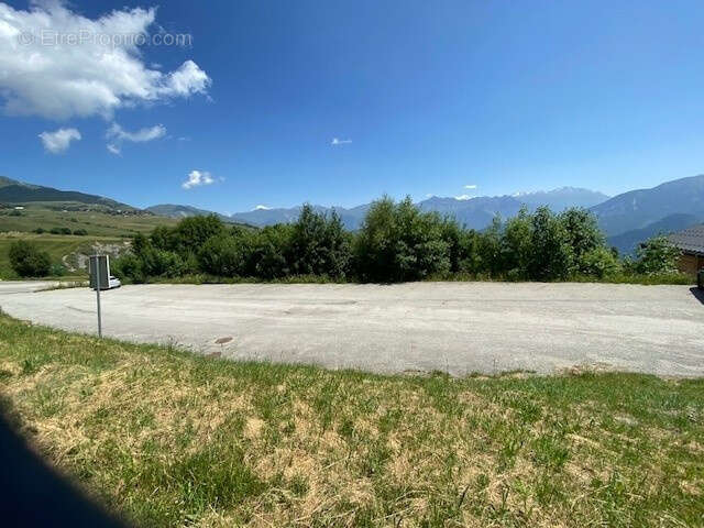 Terrain à LE CHATEL