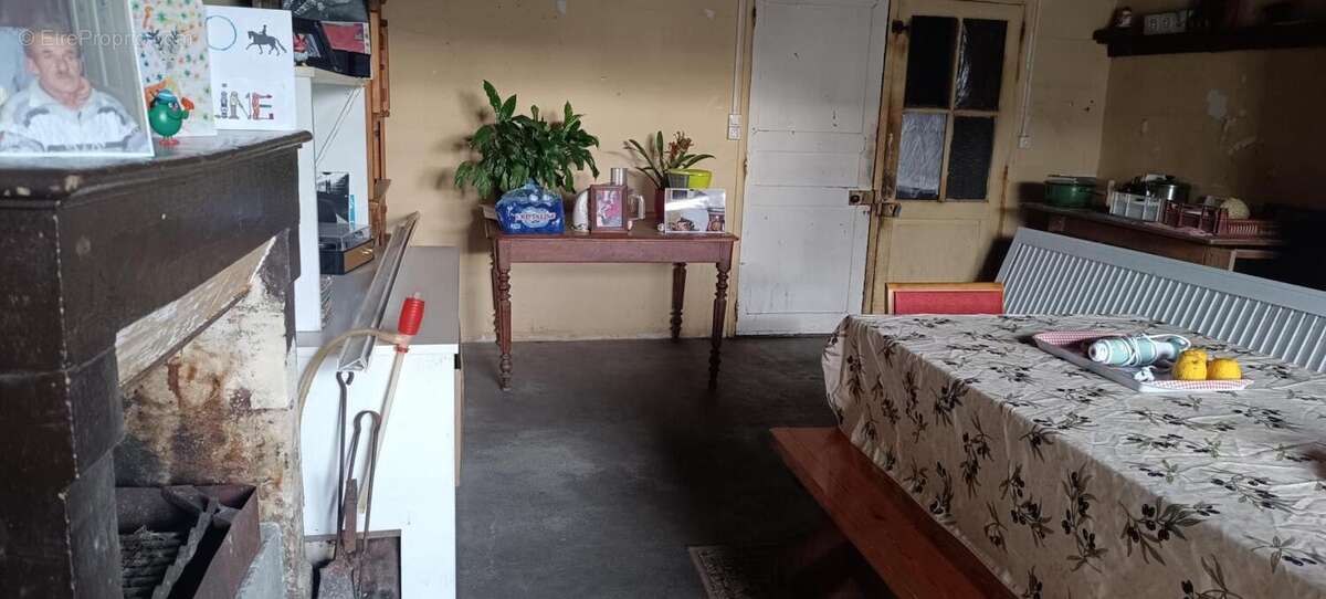 Maison à SAINT-GERMAIN-DE-MARENCENNES