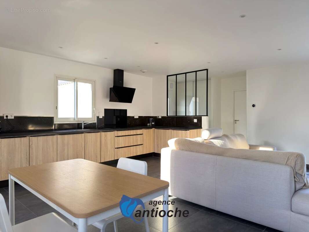 Maison à SAINT-XANDRE