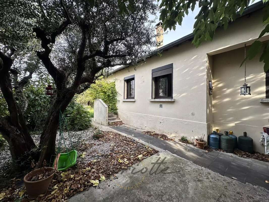 Maison à MONTELIMAR