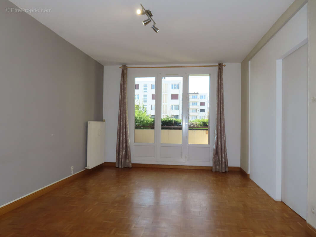 Appartement T3 avec jardin, cave et parking - photo 7