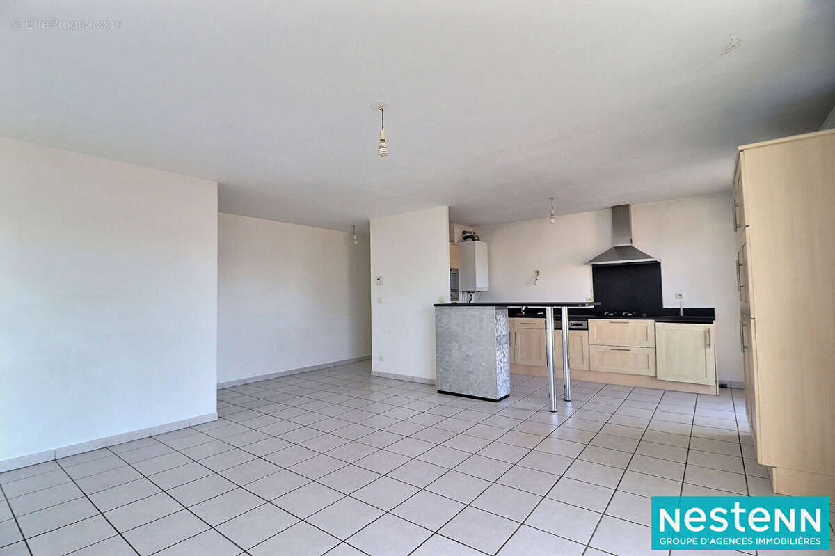 Appartement Villeurbanne T4 90 m2 GRATTE CIEL - Garage DOUBLE en sus, balcon et cave - photo 2