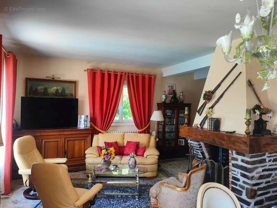 Maison à SAINT-ESTEPHE