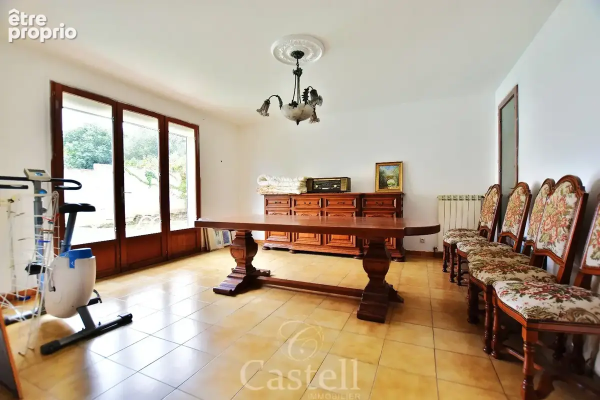 *** Villa familliale de type 5, avec grand sous-sol et piscine...*** - photo 6