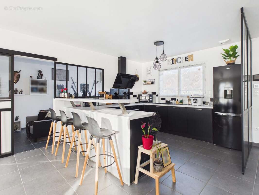 Maison à SAINT-POUANGE