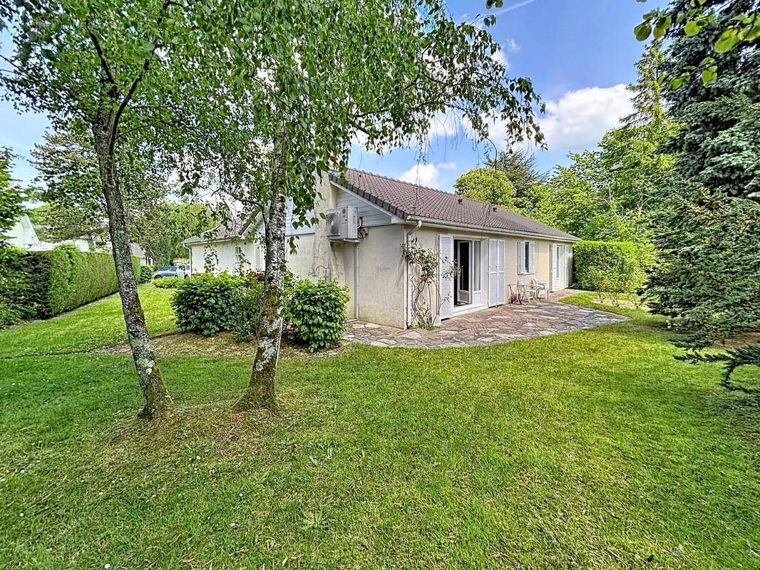 Coté Jardin - Maison à BUC
